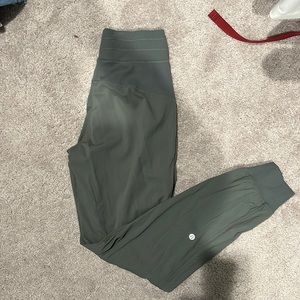 Lululemon joggers size 4